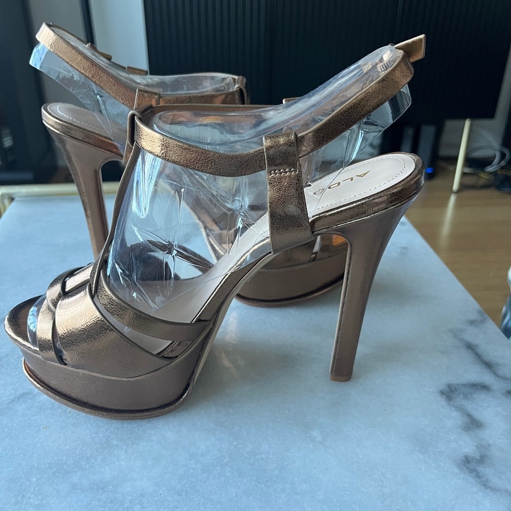 ✨ Bronze Platform Statement Heels – Size 10B (Never Worn)